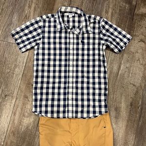 Old Navy navy/white checked short sleeve button down. like new. L 10-12